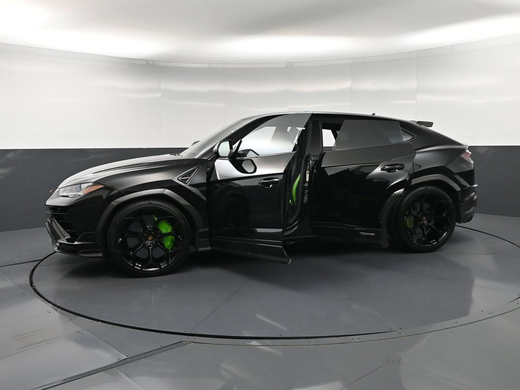 Used 2024 Lamborghini Urus Performante AWD/4WD image 42