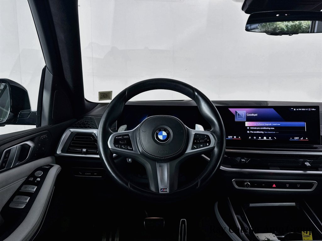 Used 2024 BMW X7 xDrive40i w/ M Sport Package AWD/4WD image 23