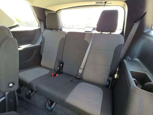 Used 2019 Chevrolet Traverse LT FWD image 9