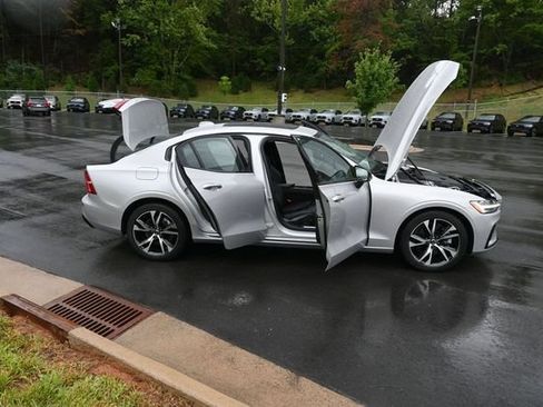 Used 2024 Volvo S60 B5 Core w/ Climate Package FWD image 43