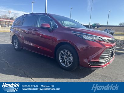 Used 2022 Toyota Sienna LE