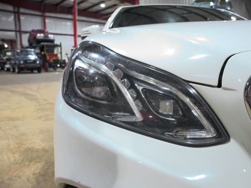 Used 2014 Mercedes-Benz E 350 E 350 Luxury 4MATIC AWD 4dr Se image 40