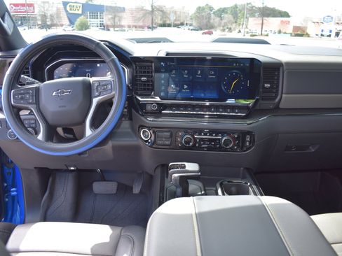 Used 2023 Chevrolet Silverado 1500 ZR2 image 34