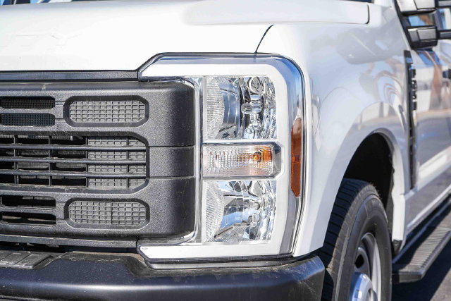 New 2025 Ford F250 XL w/ XL Driver Assist Package RWD image 4
