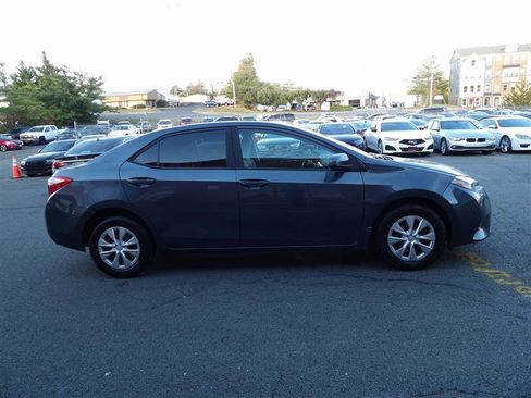 Used 2016 Toyota Corolla image 6