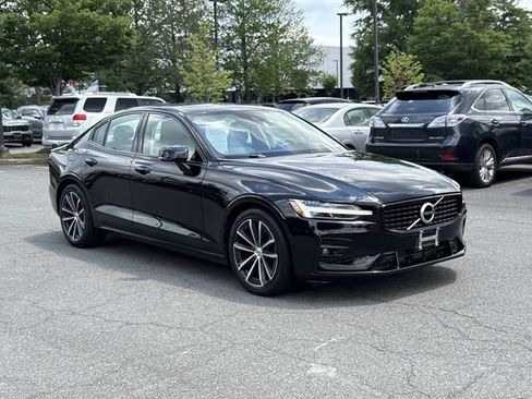 Used 2021 Volvo S60 T5 Momentum w/ Premium Package AWD/4WD image 1