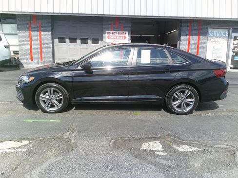 Used 2024 Volkswagen Jetta SE FWD image 14