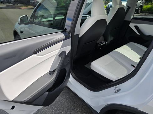 Used 2026 Tesla Model Y 2WD image 16