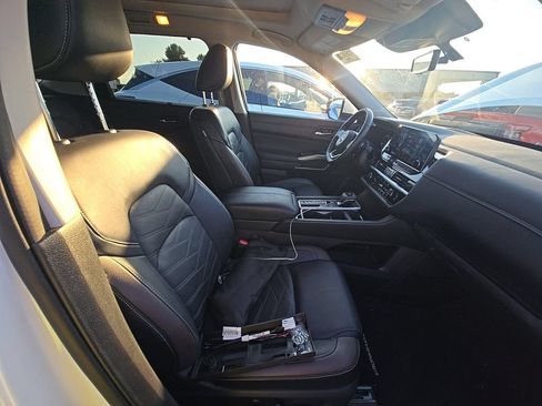 Used 2025 Nissan Pathfinder Platinum w/ Cargo Package FWD image 12