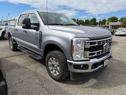 Used 2024 Ford F250 XLT image 7