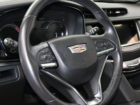 Used 2024 Cadillac XT6 Luxury image 14