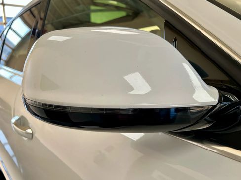 Used 2017 Audi Q5 2.0T Premium Plus w/ Technology Package image 14