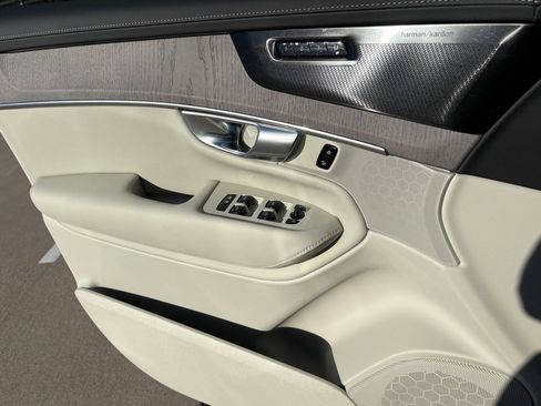 New 2026 Volvo XC90 B6 Ultra w/ Protection Package Premier image 14