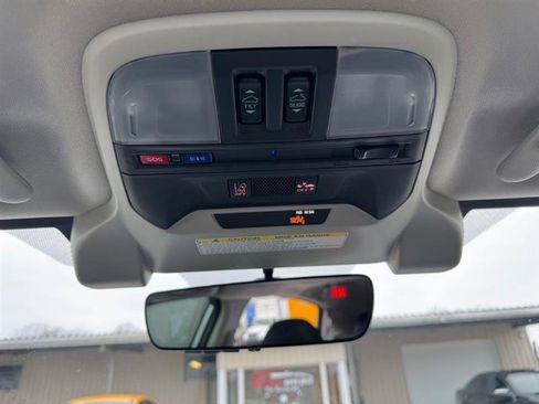 Used 2018 Subaru Crosstrek 2.0i Limited image 38