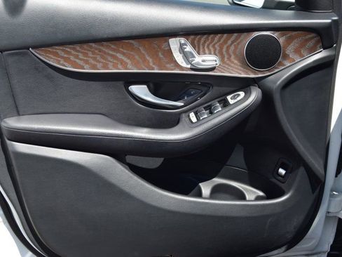 Used 2018 Mercedes-Benz GLC 300 image 37