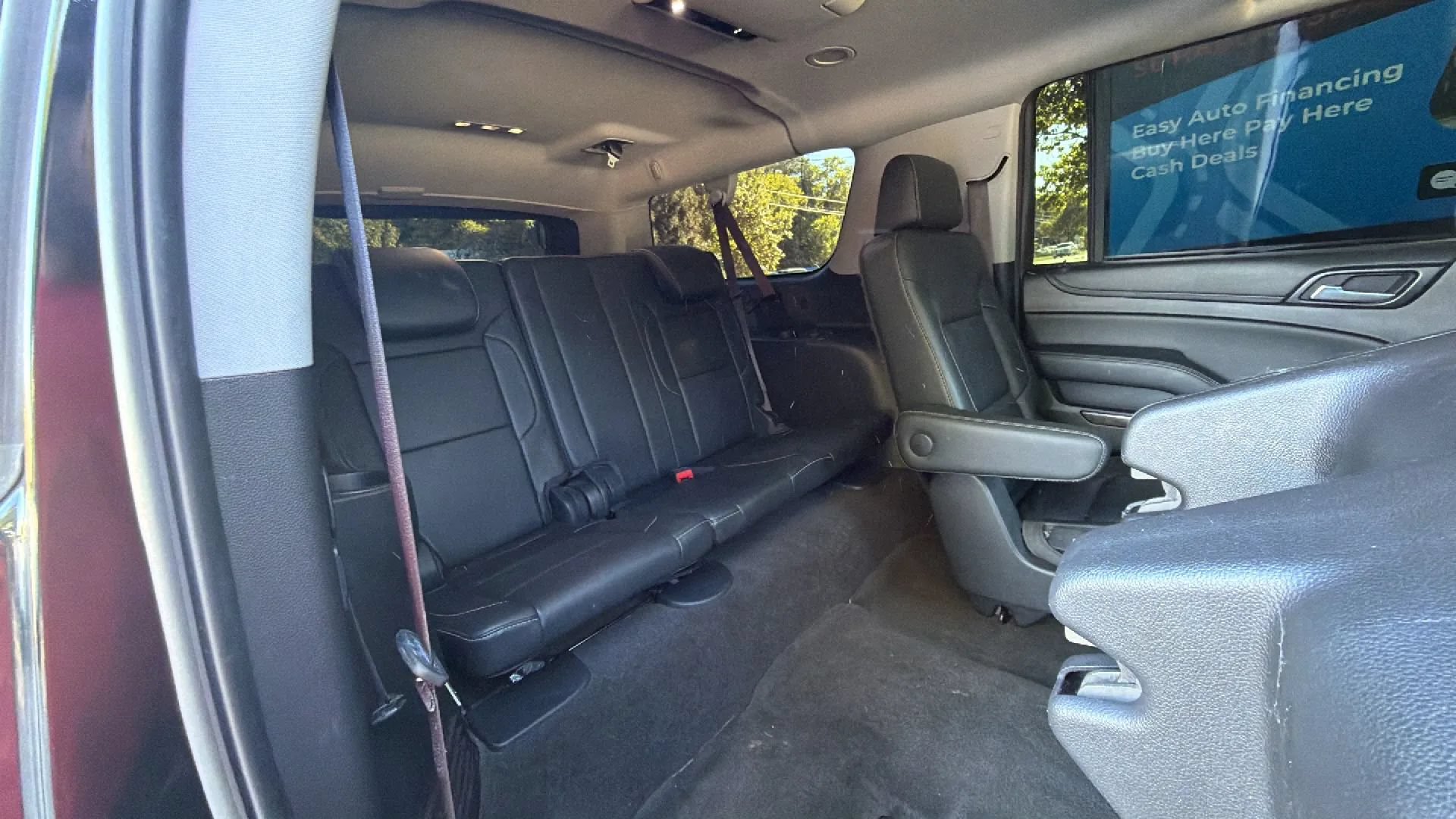 Used 2015 Chevrolet Suburban LT RWD image 31
