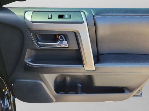 Used 2015 Toyota 4Runner SR5 Premium image 22