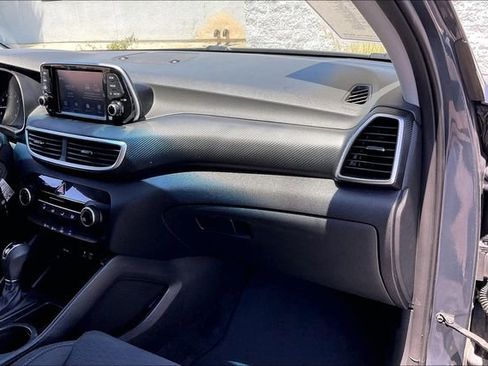 Used 2021 Hyundai Tucson SE FWD image 16