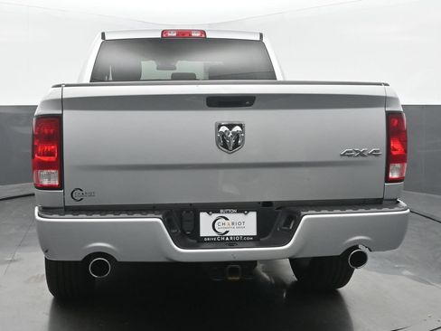 Used 2018 RAM 1500 Express w/ Express Value Package AWD/4WD image 5