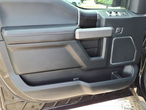 Used 2019 Ford F150 Platinum w/ Equipment Group 701A Luxury AWD/4WD image 13