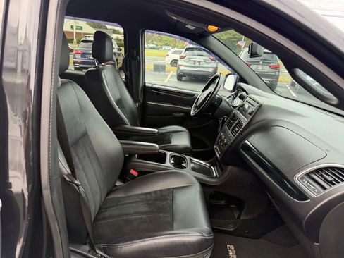 Used 2014 Dodge Grand Caravan SXT FWD image 41