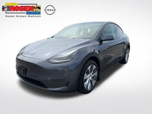 Used 2023 Tesla Model Y Long Range image 1