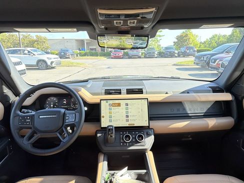 New 2026 Land Rover Defender 110 X-Dynamic SE AWD/4WD image 17