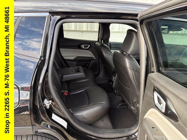 Used 2025 Jeep Compass Limited AWD/4WD image 24