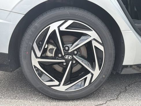 Certified 2024 Hyundai Sonata SEL w/ Convenience Package FWD image 17