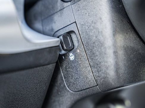 Used 2021 Mercedes-Benz GLB 250 4MATIC image 42