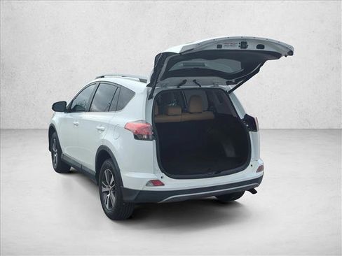 Used 2018 Toyota RAV4 XLE image 10