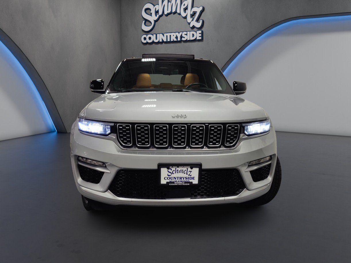 Used 2024 Jeep Grand Cherokee Summit AWD/4WD image 2