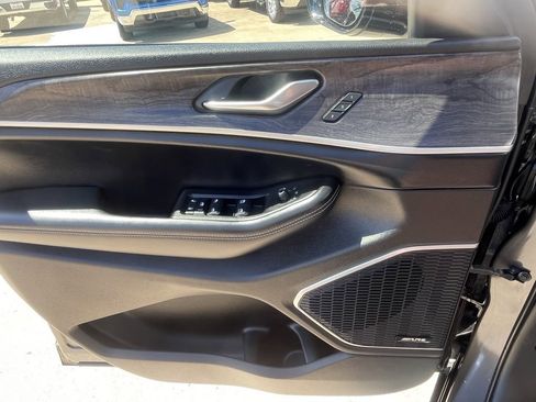 Used 2023 Jeep Grand Cherokee 4WD 4xe image 21