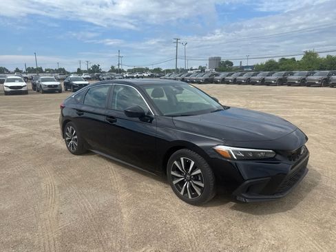 Used 2024 Honda Civic EX-L image 4