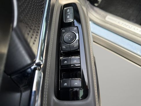 Used 2024 Lincoln Corsair Reserve w/ Equipment Group 201A AWD/4WD image 18