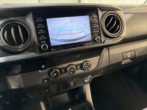 Used 2020 Toyota Tacoma SR w/ SR Convenience Package image 18