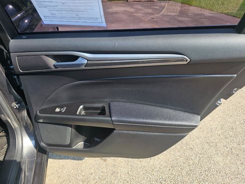 Used 2019 Ford Fusion SEL FWD image 17
