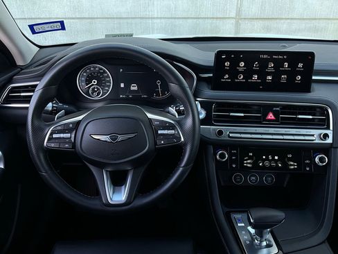 Used 2025 Genesis G70 2.5T image 14