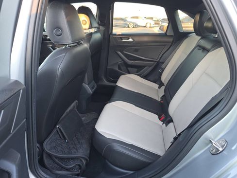 Used 2020 Volkswagen Jetta R-Line w/ R-Line Cold Weather Package FWD image 4