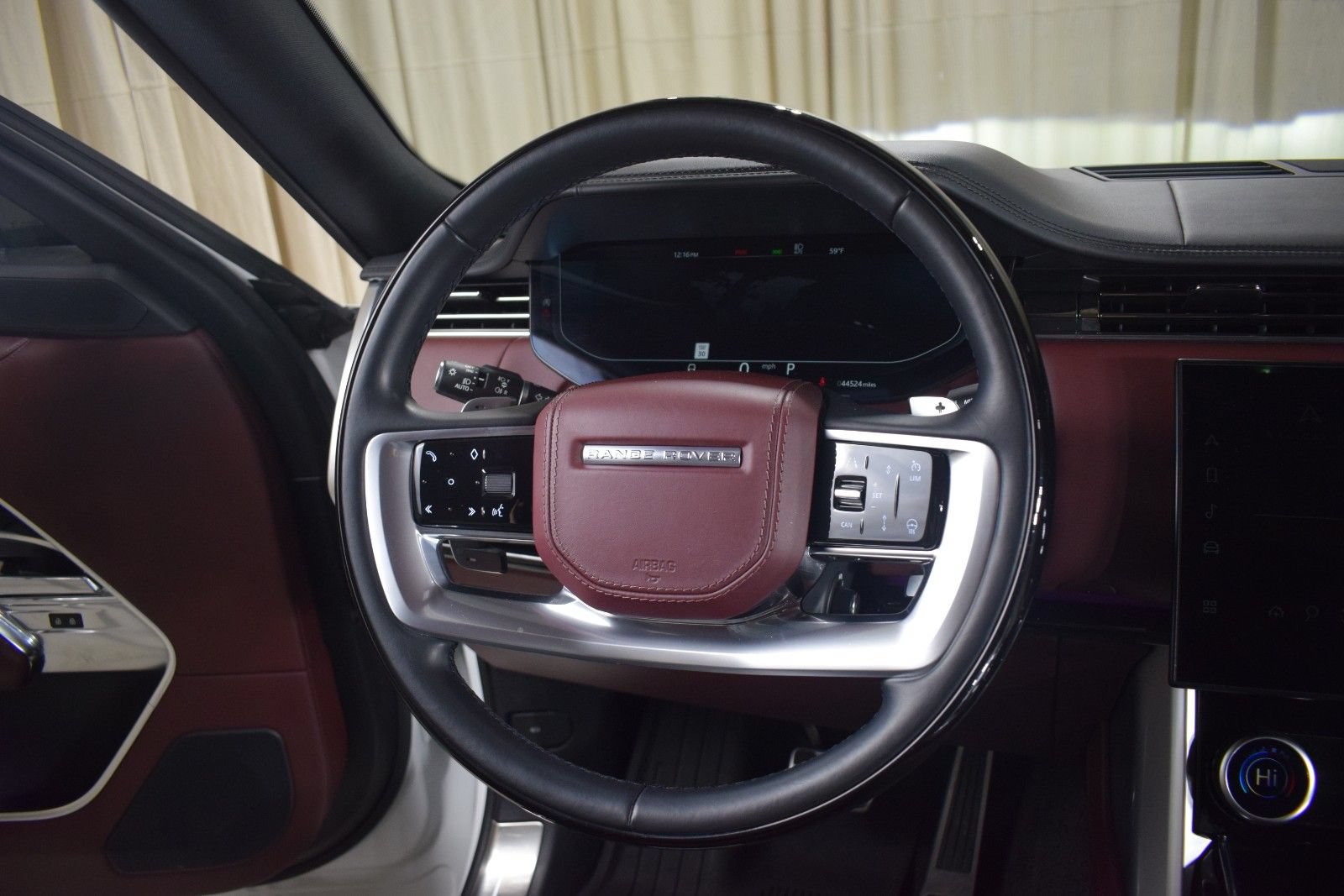 Used 2023 Land Rover Range Rover SE AWD/4WD image 25