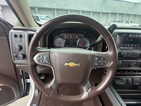 Used 2017 Chevrolet Silverado 1500 LTZ Z71 w/ LTZ Plus Package AWD/4WD image 20