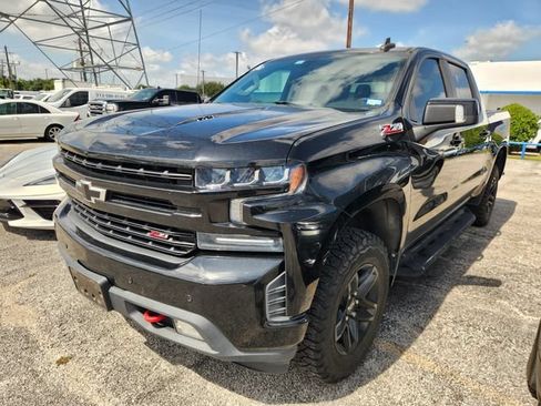 Used 2021 Chevrolet Silverado 1500 LT Trail Boss w/ Convenience Package II AWD/4WD image 3