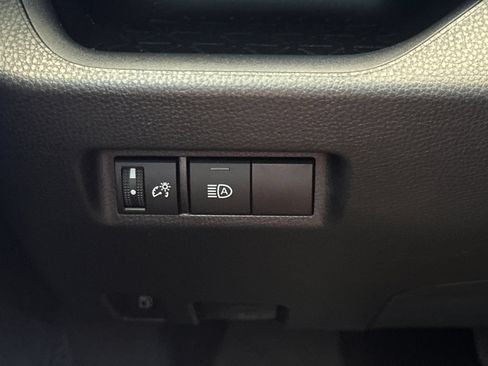 Certified 2025 Toyota RAV4 XLE AWD/4WD image 32