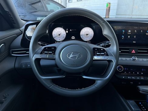 Used 2025 Hyundai Elantra SEL image 35