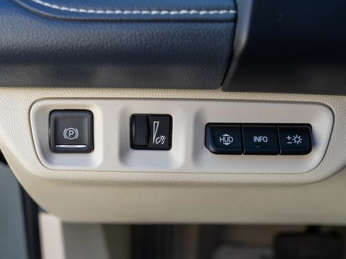 Used 2023 GMC Acadia Denali w/ Denali Ultimate Package image 21