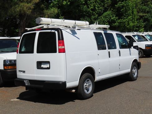 Used 2013 Chevrolet Express 2500 RWD image 22