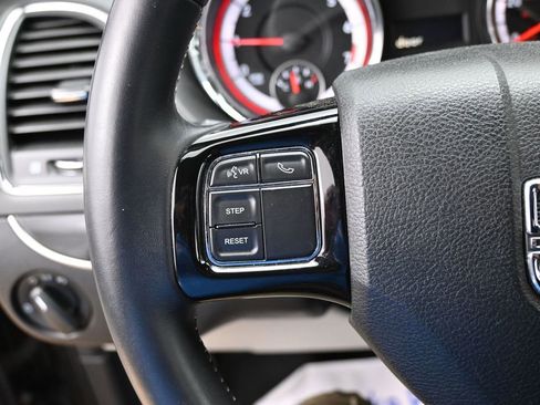 Used 2016 Dodge Grand Caravan SE FWD image 22