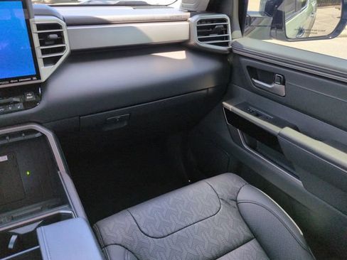 Used 2024 Toyota Tundra Limited AWD/4WD image 17