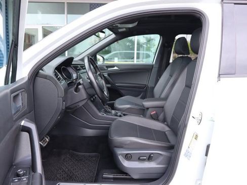 Used 2021 Volkswagen Tiguan SE R-Line AWD/4WD image 9