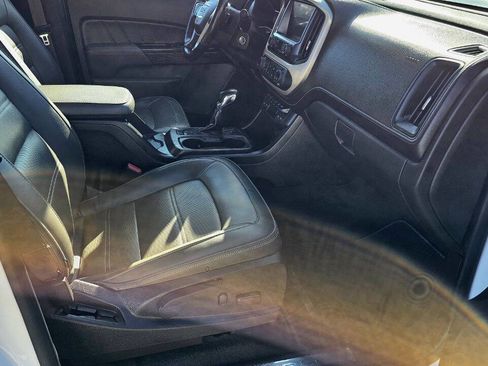 Used 2022 GMC Canyon Denali image 16